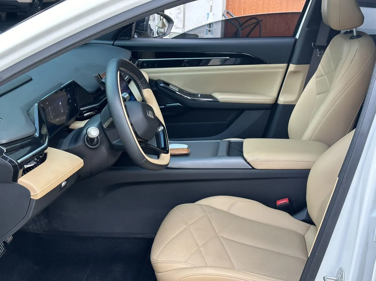 Geely Galaxy 2023 L6 1.5T 60km AIR automatic gear 3
