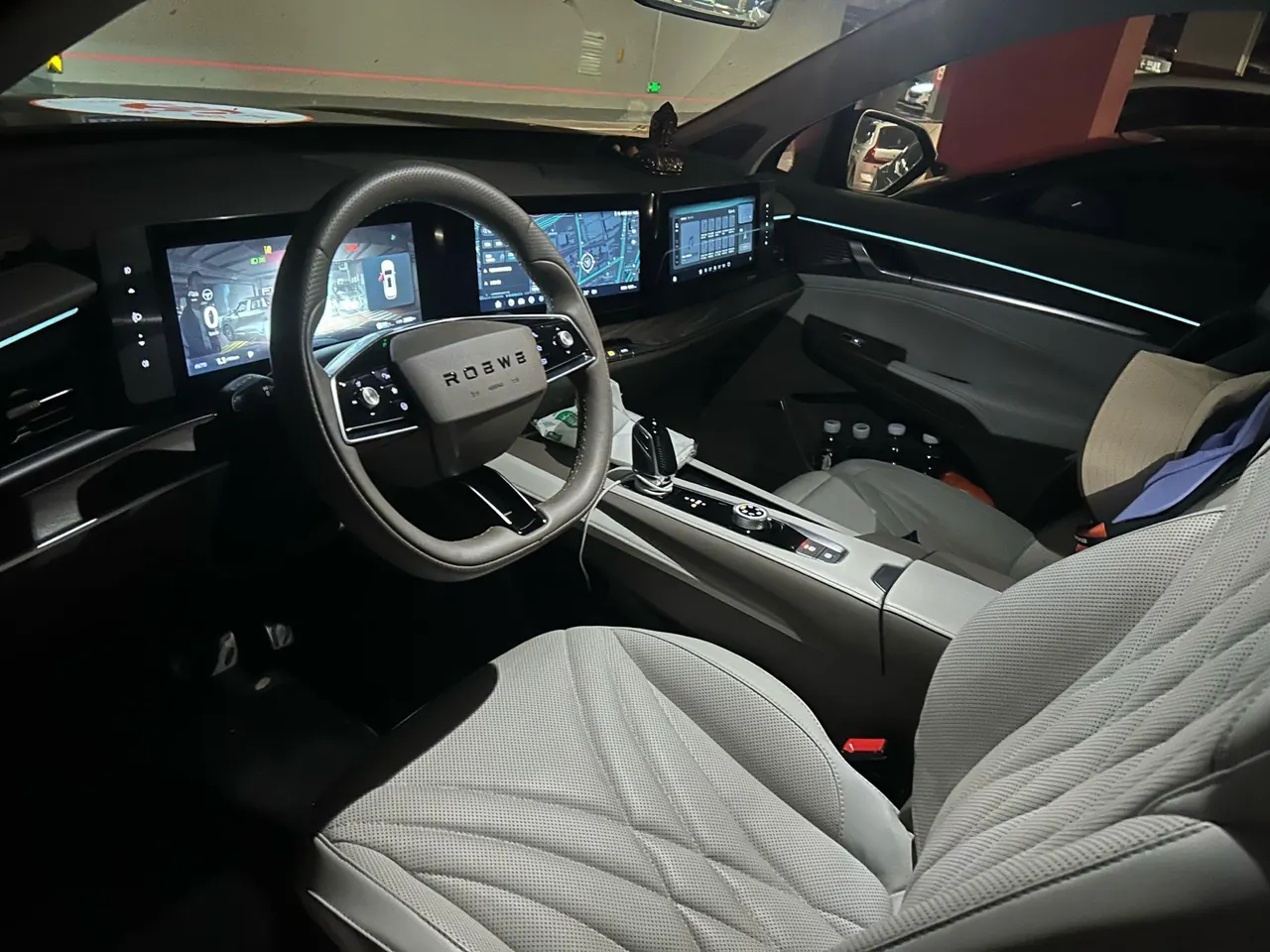 Roewe 2023 RX9 2.0T 4-wheel drive exclusive edition automatic gear 4