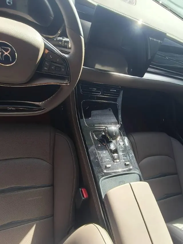 BYD 2023 Chinese DM-i 1.5T stepless champion 121KM elite automatic gear 5