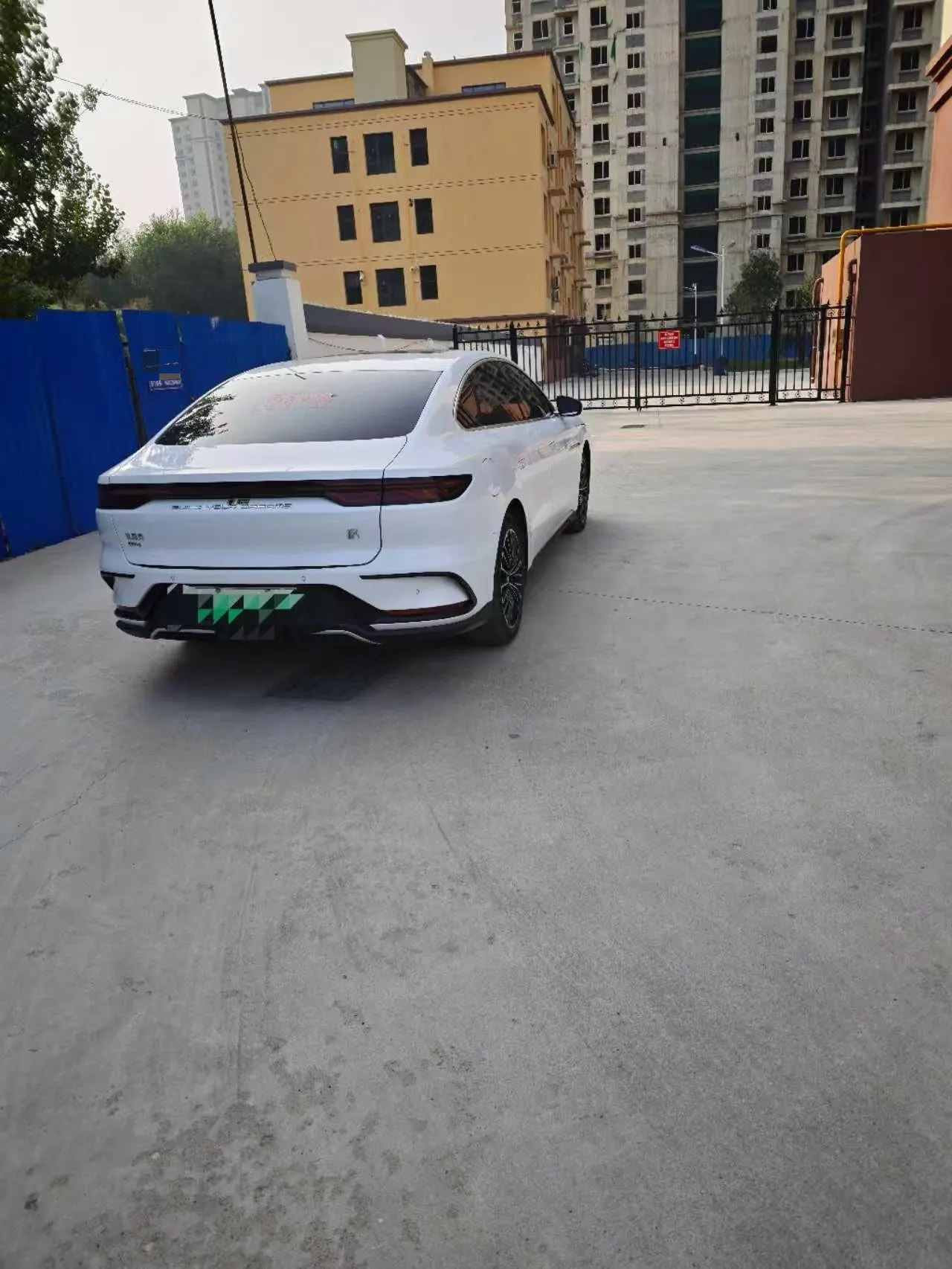 Open image lightbox: BYD 2022 Han DM-i 1.5T stepless 121KM exclusive automatic gear