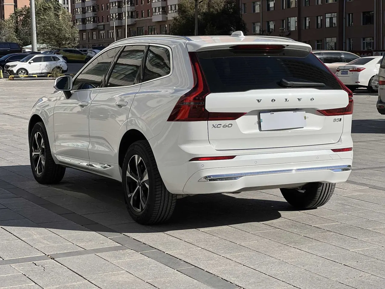 Volvo 2026 XC60 48V 2.0T B5 All-Wheel Drive Intelligent Luxury Edition Automatic Transmission 5