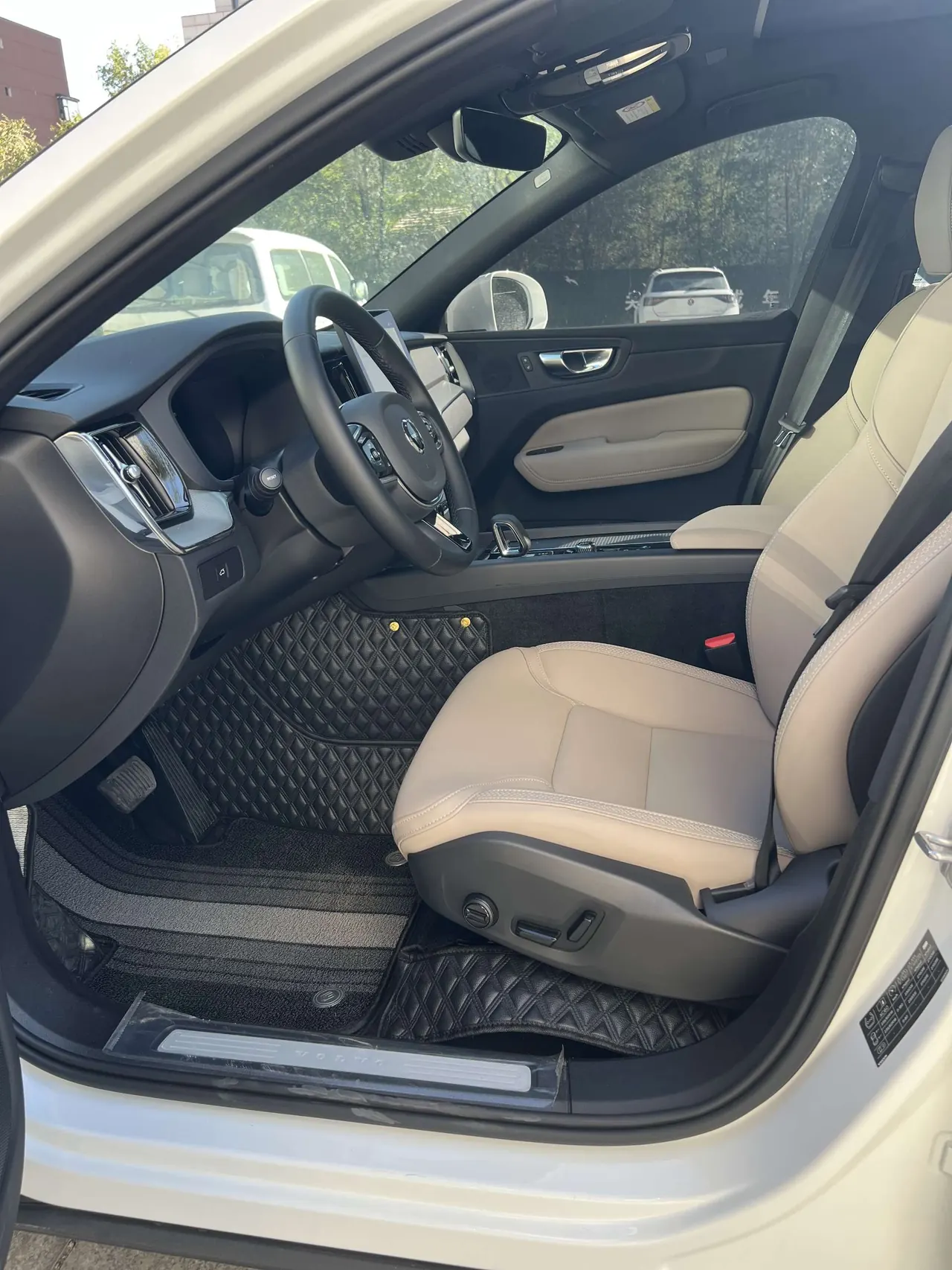 Volvo 2026 XC60 48V 2.0T B5 All-Wheel Drive Intelligent Luxury Edition Automatic Transmission 7