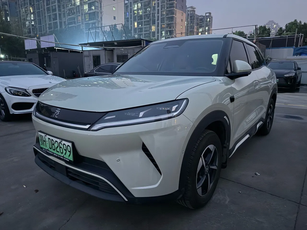 BYD 2025 Yuan UP Smart Driving 401KM Vital Automatic Gear - View 1