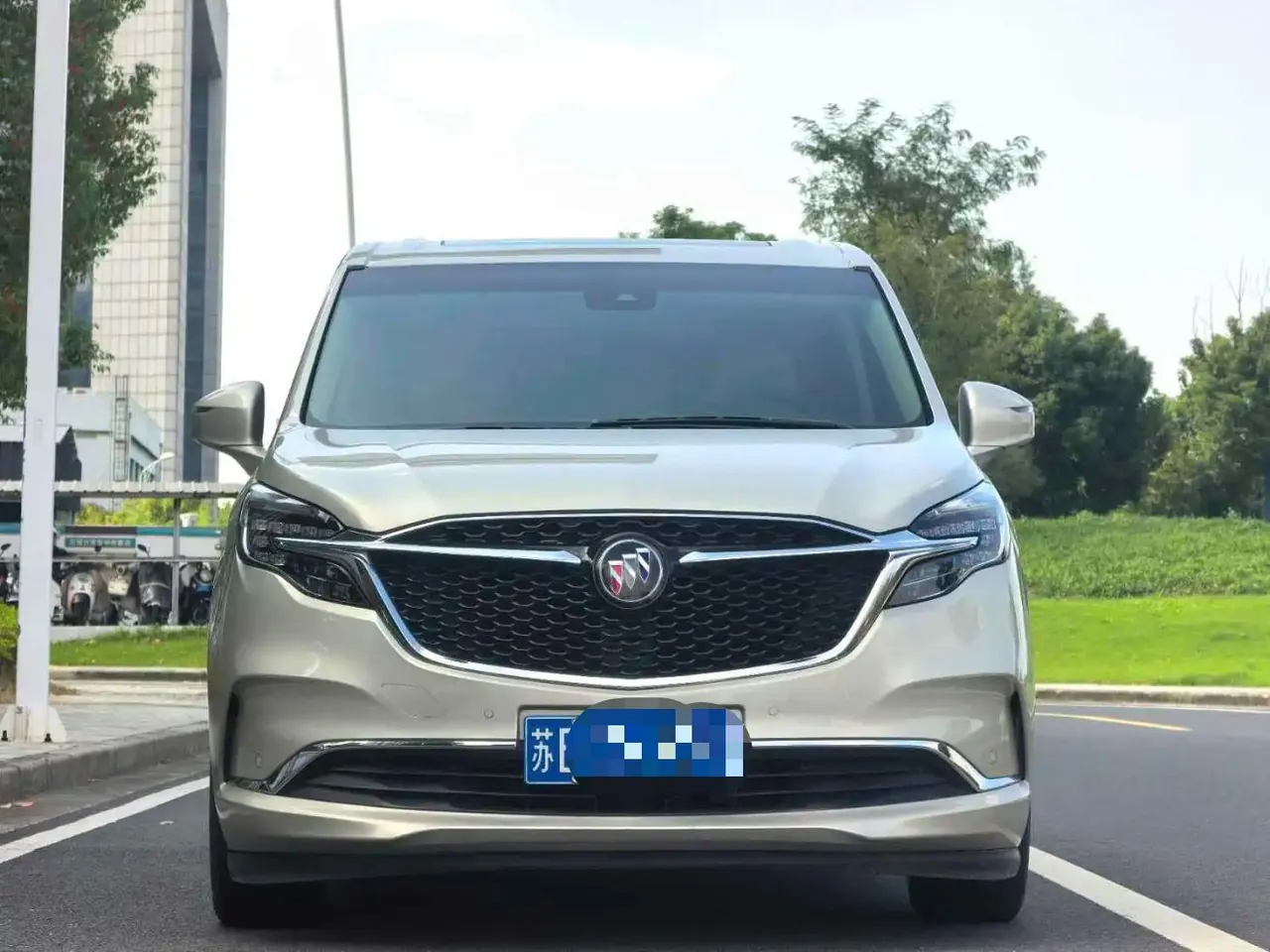 Buick 2022 GL8 ES Lu Zun 48V 2.0T 653T Exclusive Automatic Gear 2