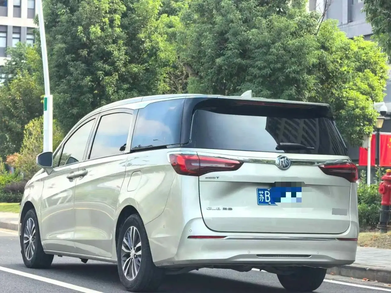 Buick 2022 GL8 ES Lu Zun 48V 2.0T 653T Exclusive Automatic Gear 4