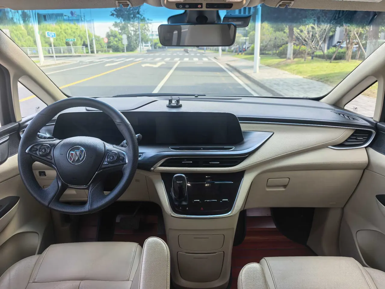 Buick 2022 GL8 ES Lu Zun 48V 2.0T 653T Exclusive Automatic Gear 9