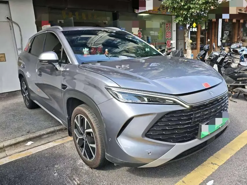 BYD 2026 Song L DM-i 1.5 Stepless 200KM Exceed Automatic Transmission 3