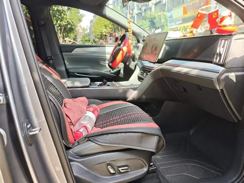 BYD 2026 Song L DM-i 1.5 Stepless 200KM Exceed Automatic Transmission 8