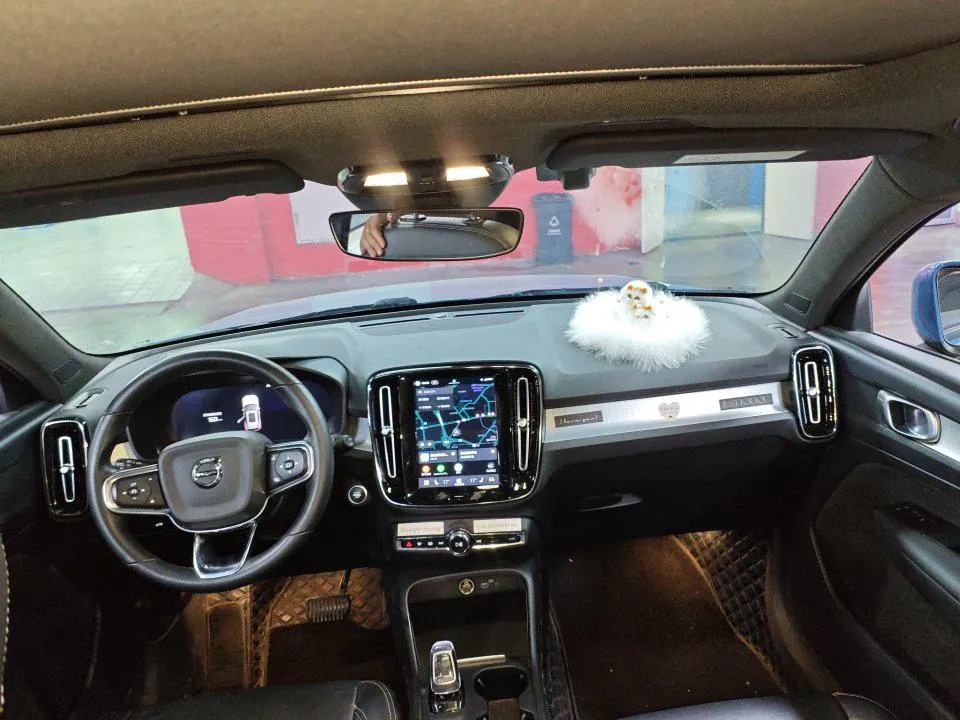 Volvo 2023 XC40 48V 2.0T B3 smart fashion version of automatic gear 2