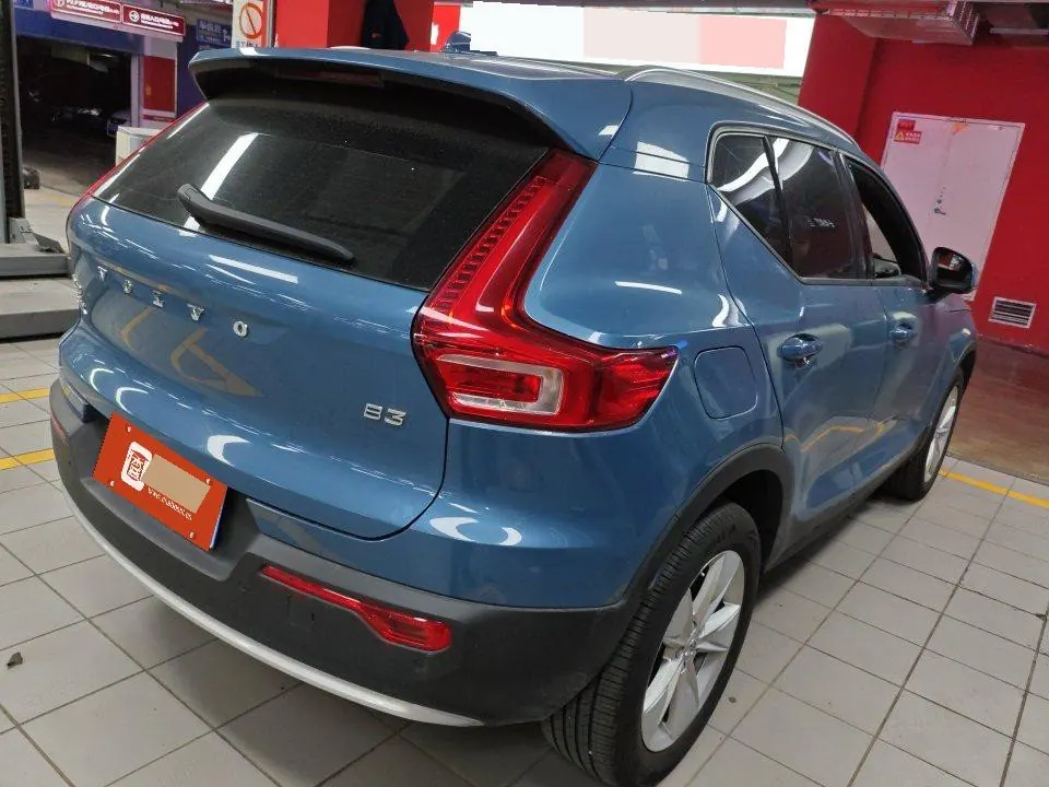 Volvo 2023 XC40 48V 2.0T B3 smart fashion version of automatic gear 6