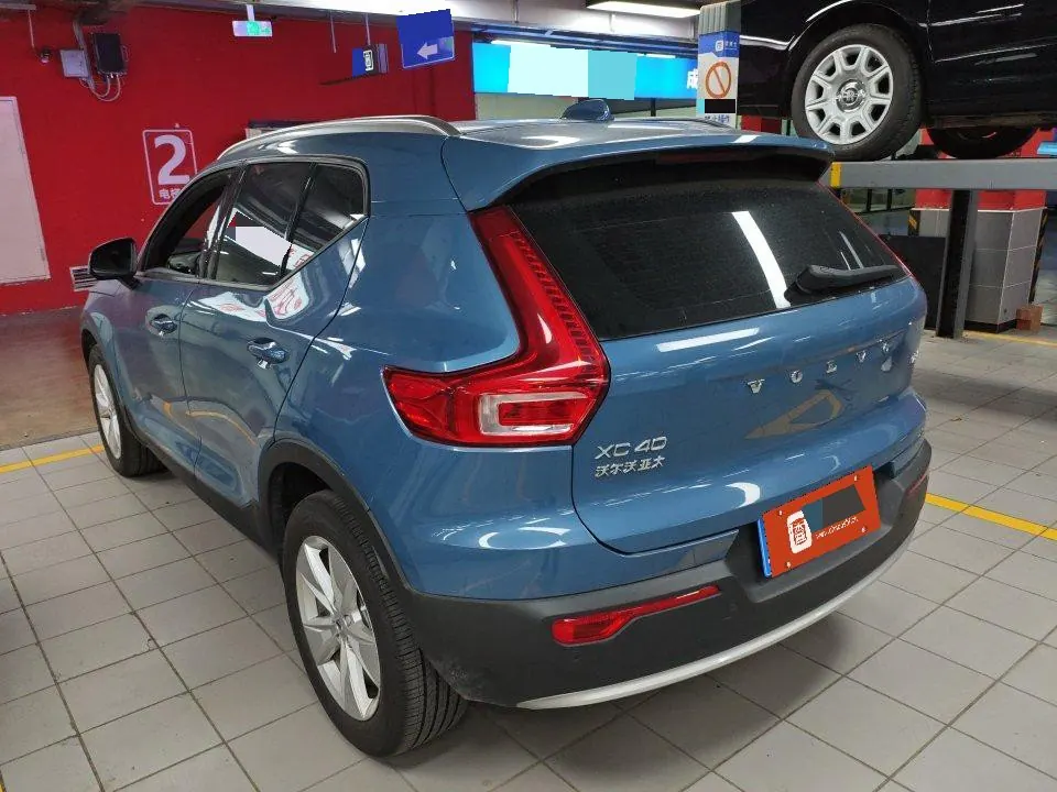 Volvo 2023 XC40 48V 2.0T B3 smart fashion version of automatic gear 8