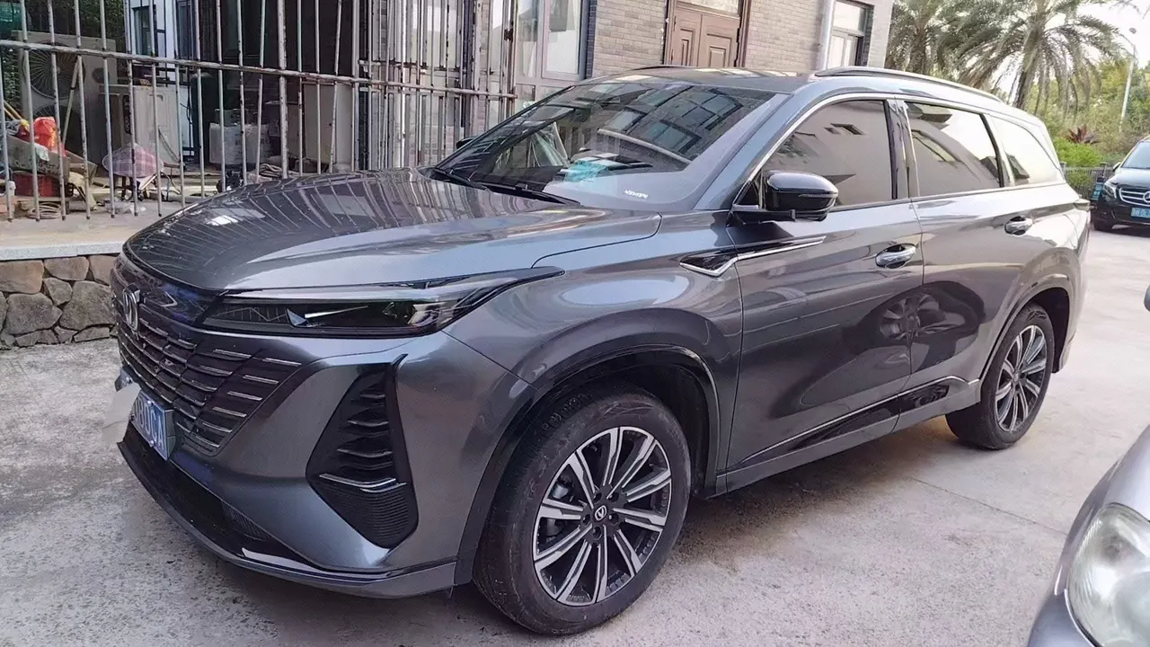 ChangAn 2025 CS75 PLUS 1.5T Champion Edition - View 1