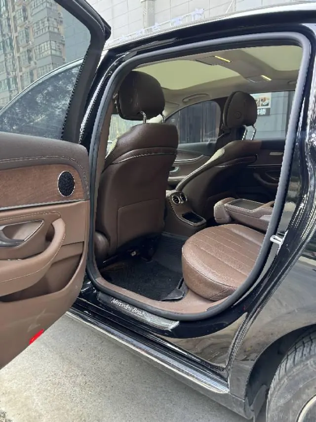 Mercedes Benz Class E New Energy 2022 E 350 e L 2.0T (Change 2) Automatic Gear 5