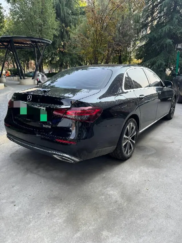 Mercedes Benz Class E New Energy 2022 E 350 e L 2.0T (Change 2) Automatic Gear 6