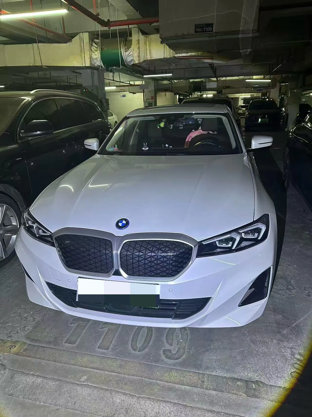 BMW 2025 i3 eDrive 35 L automatic gear 3
