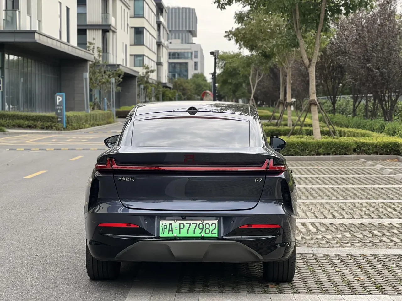 Rising Auto 2023 R7 Long Continued High-end Automatic Gear 3