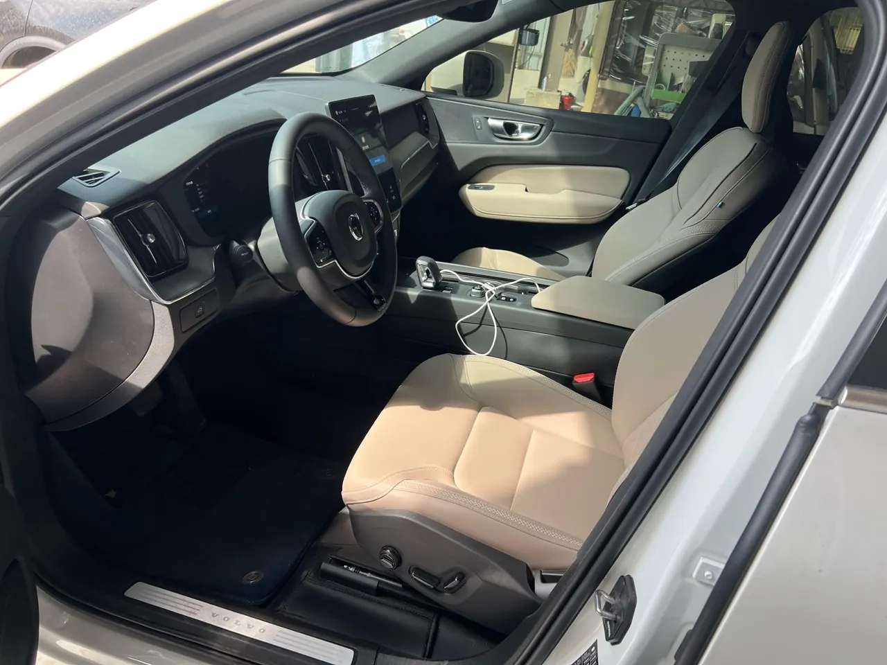 Volvo 2026 XC60 48V 2.0T B5 All-Wheel Drive Intelligent Luxury Edition Automatic Transmission 4