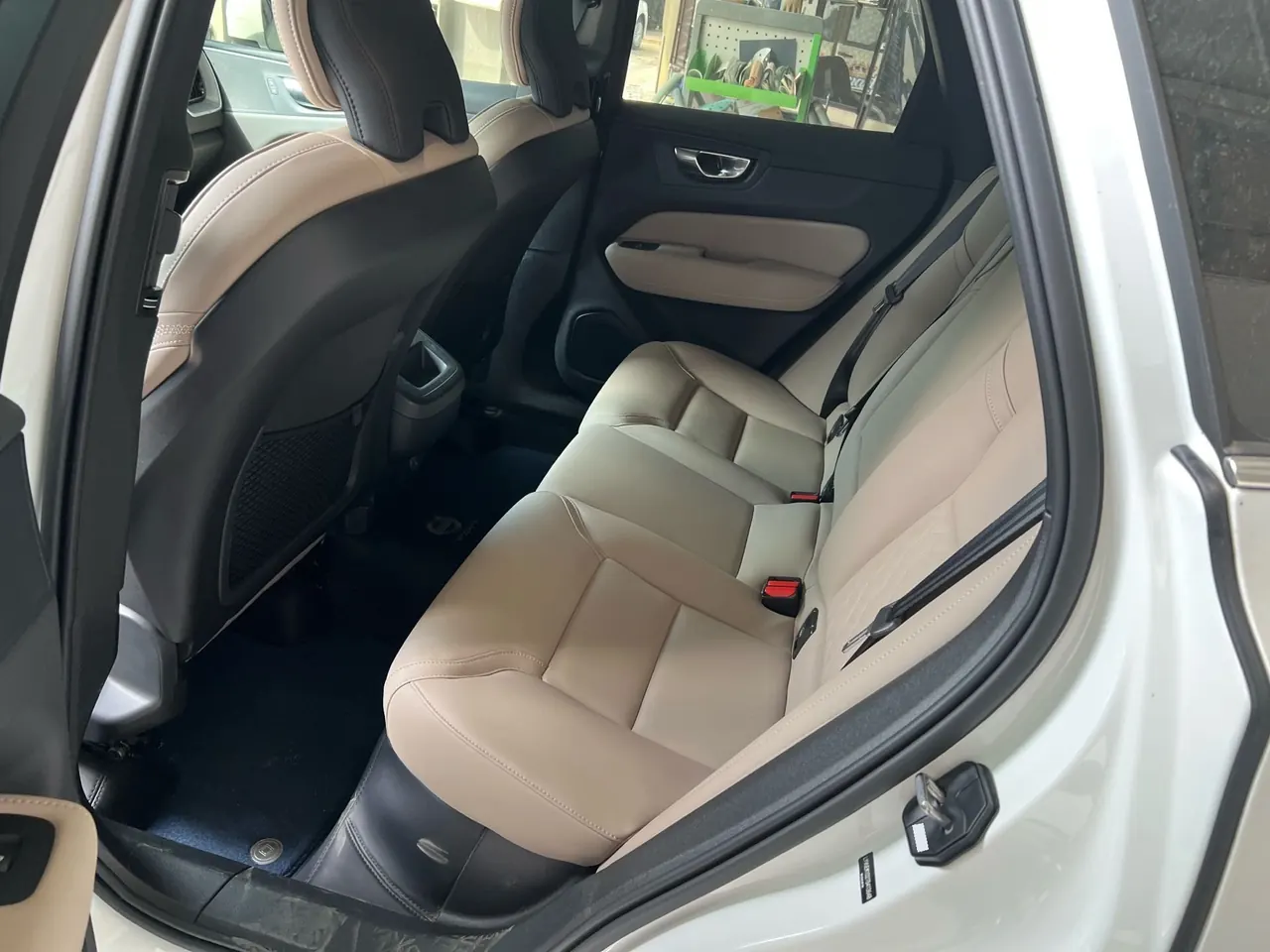 Volvo 2026 XC60 48V 2.0T B5 All-Wheel Drive Intelligent Luxury Edition Automatic Transmission 5