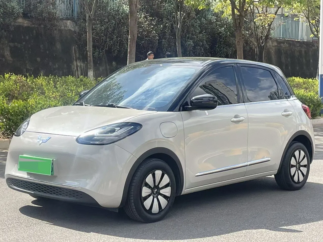 Открыть галерею: WuLing 2023 Plantronics 410km LingBox Exclusive Automatic Transmission