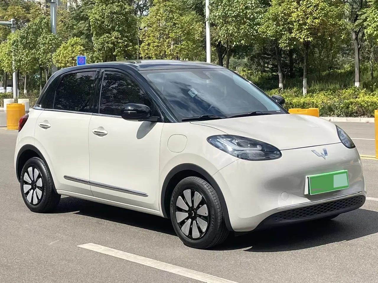 WuLing 2023 Plantronics 410km LingBox Exclusive Automatic Transmission 3