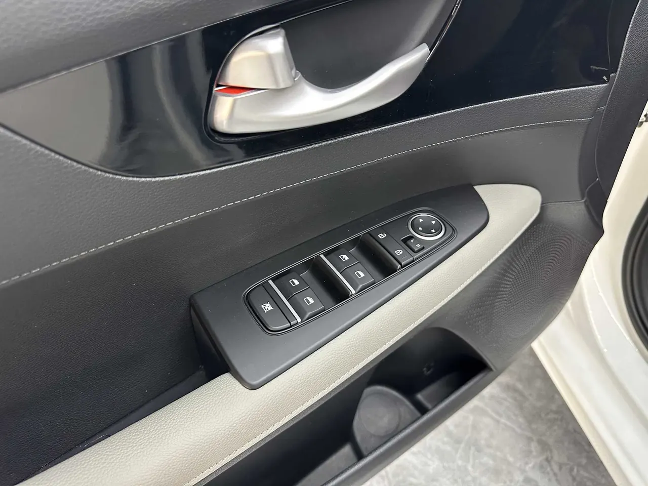 Kia 2023 K3 1.5 Stepless Deluxe Edition Automatic Gear 10