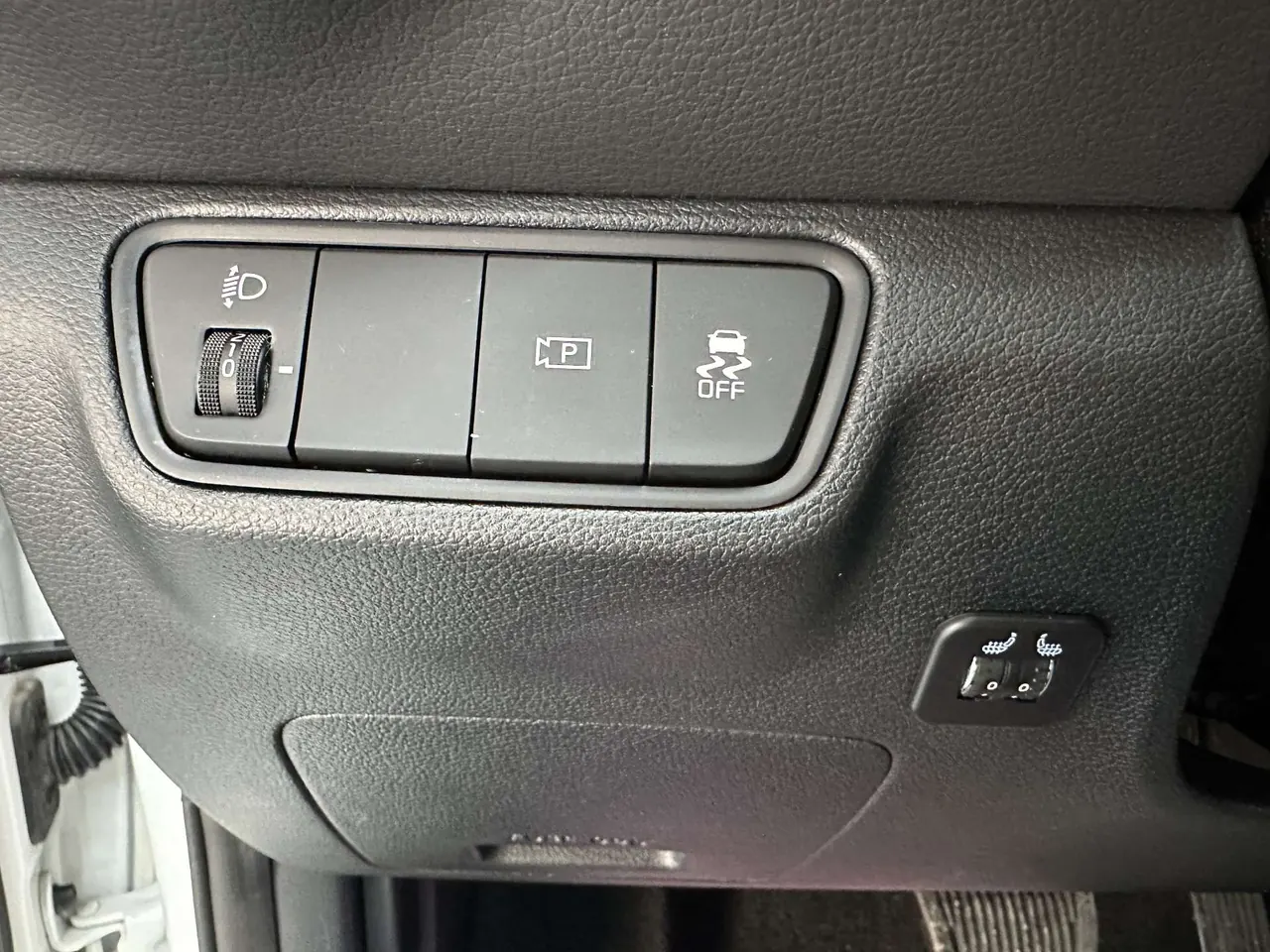 Kia 2023 K3 1.5 Stepless Deluxe Edition Automatic Gear 11