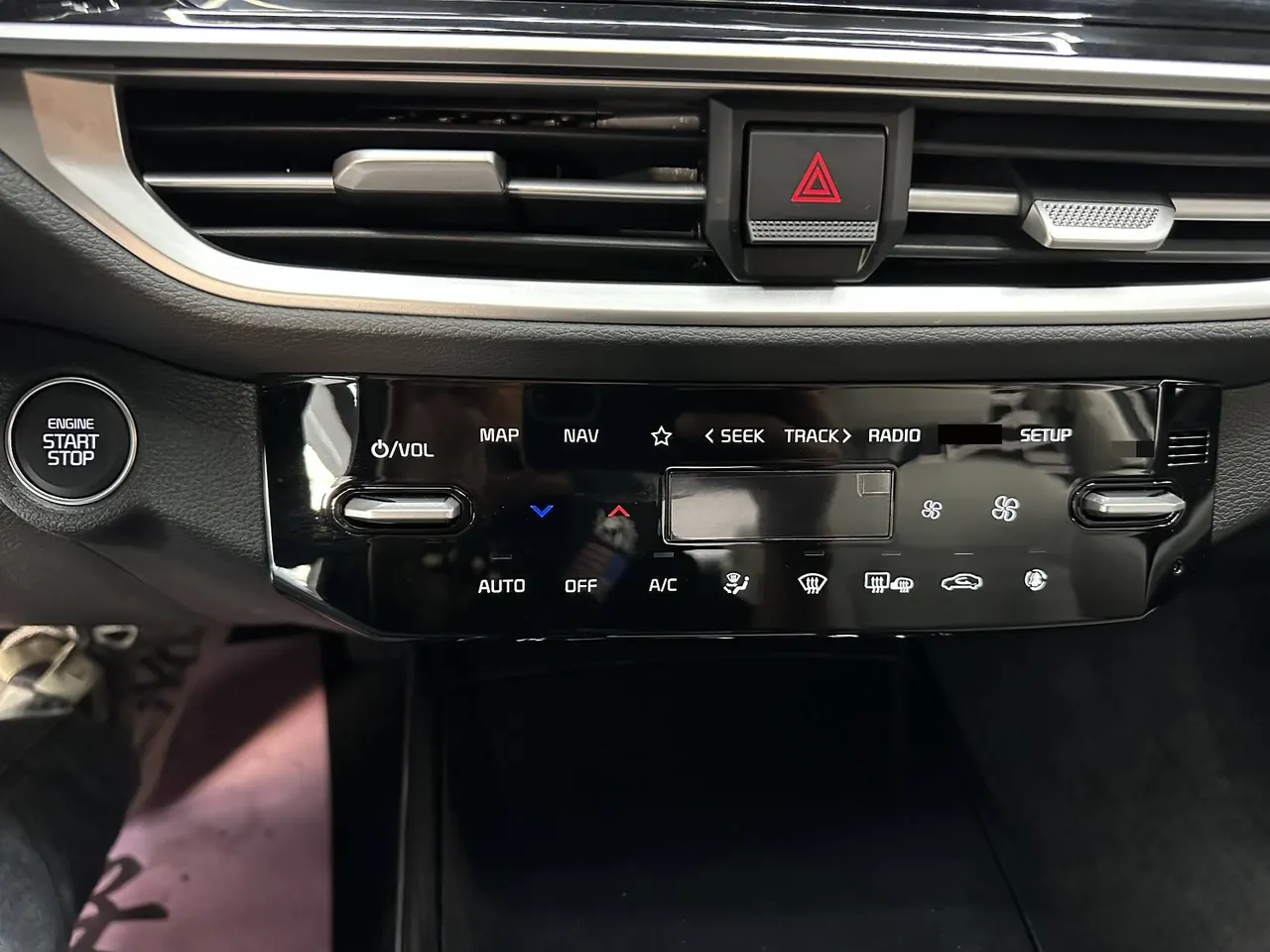 Kia 2023 K3 1.5 Stepless Deluxe Edition Automatic Gear 13