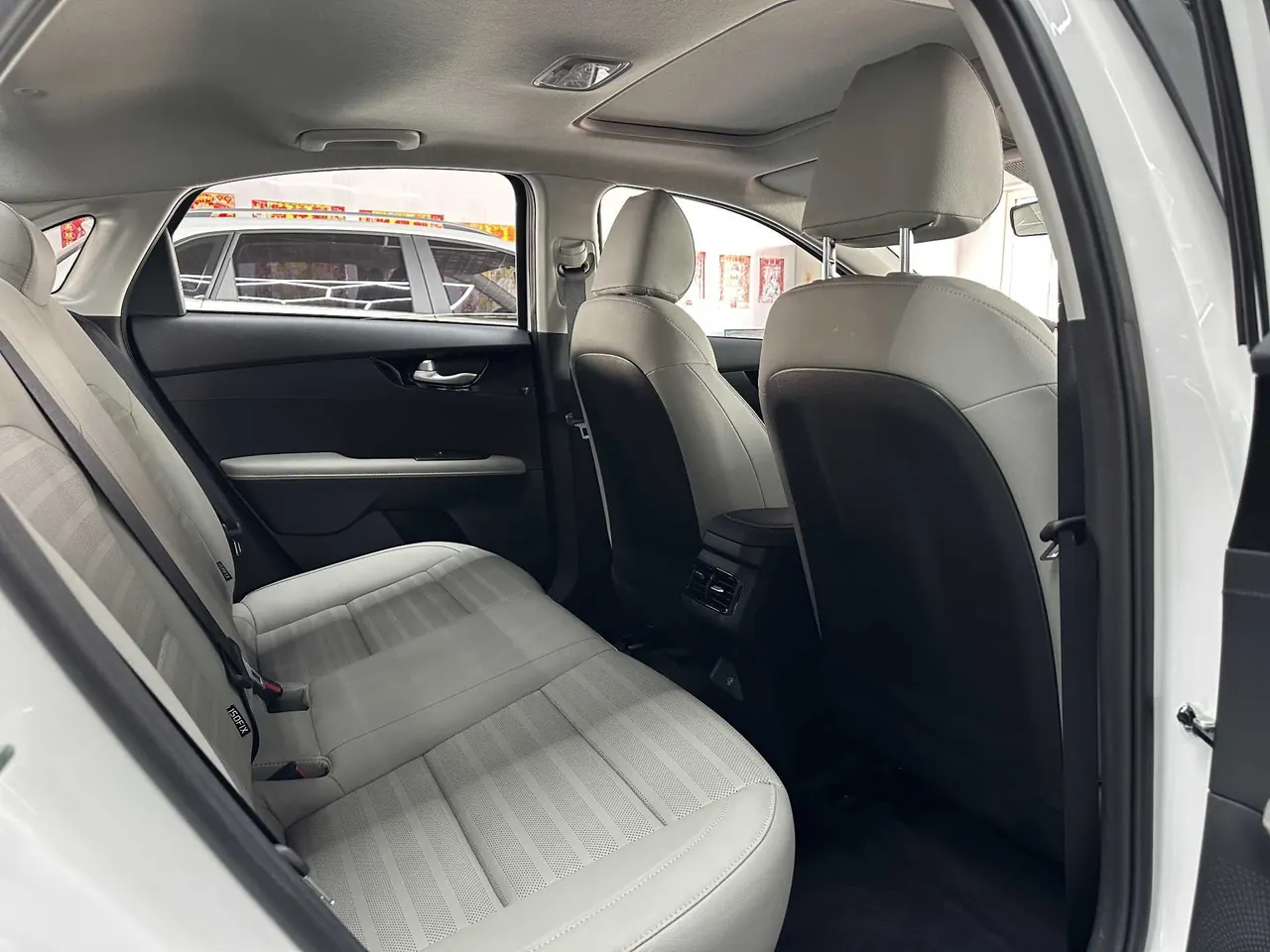 Kia 2023 K3 1.5 Stepless Deluxe Edition Automatic Gear 14
