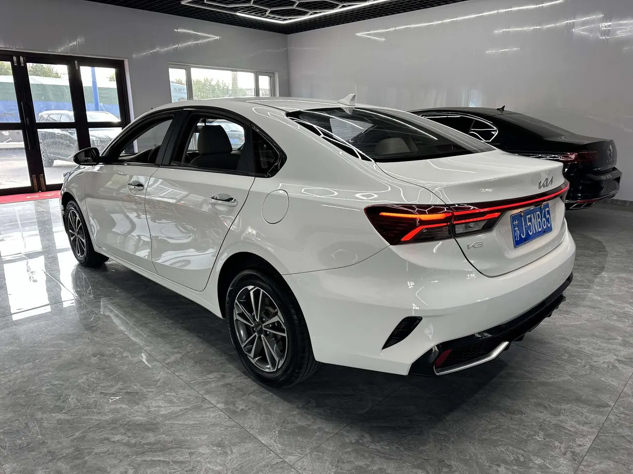 Kia 2023 K3 1.5 Stepless Deluxe Edition Automatic Gear 4