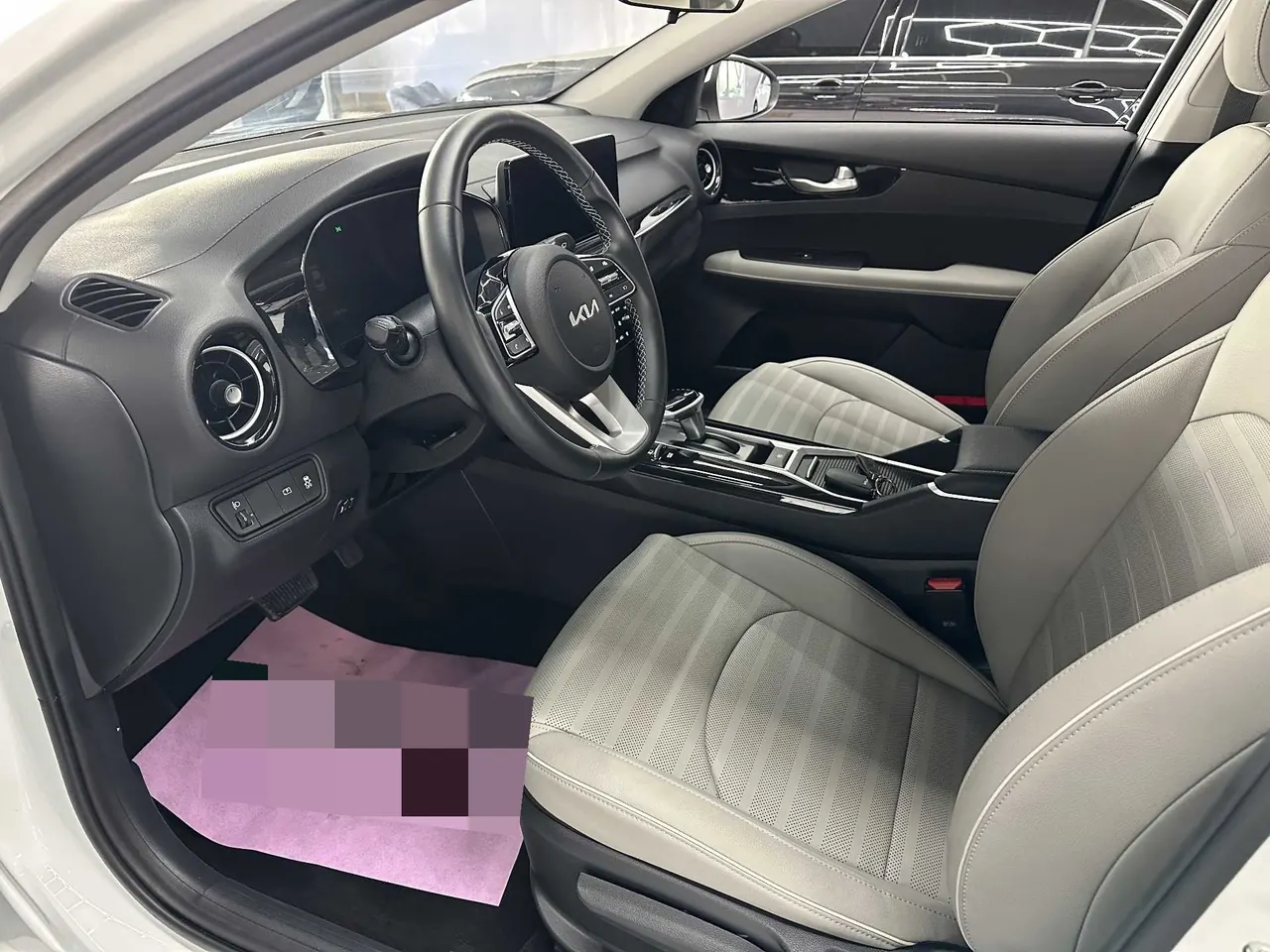 Kia 2023 K3 1.5 Stepless Deluxe Edition Automatic Gear 9