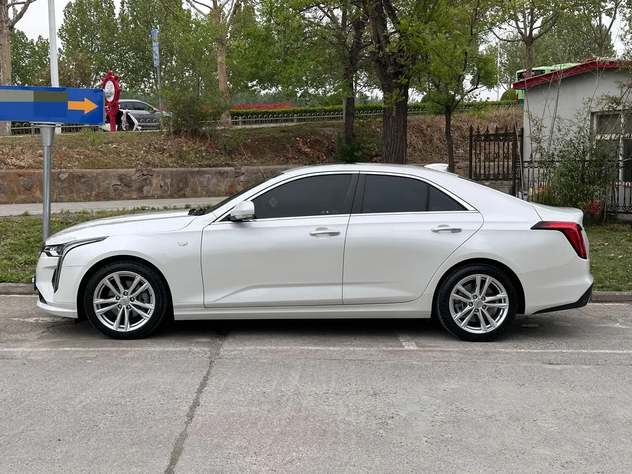 Cadillac 2023 CT4 1.5T 25T Fashion Automatic Gear 5