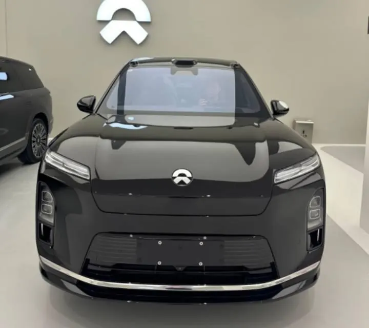 NIO 2026 ES8 6-seat executive deluxe automatic gear 3