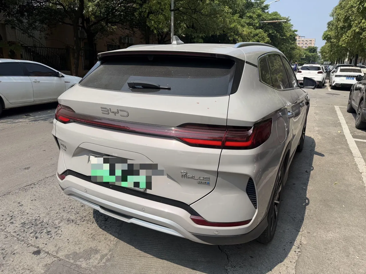 BYD Song PLUS New Energy 2025 Song PLUS DM-i 1.5 Stepless Smart Driving Edition 112KM Honorable Automatic Gear 4