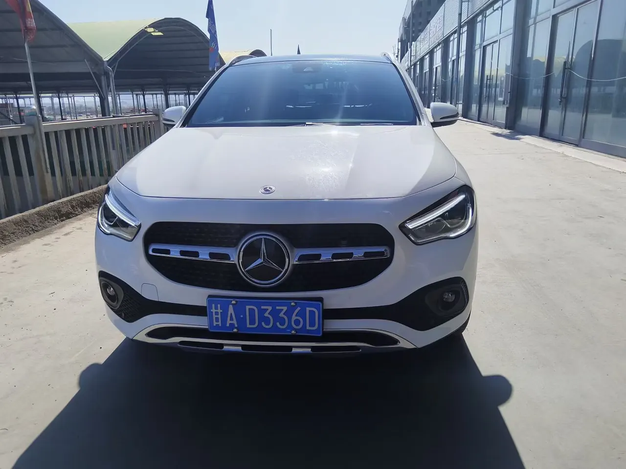 Mercedes Benz 2023 GLA 220 2.0T automatic gear 2