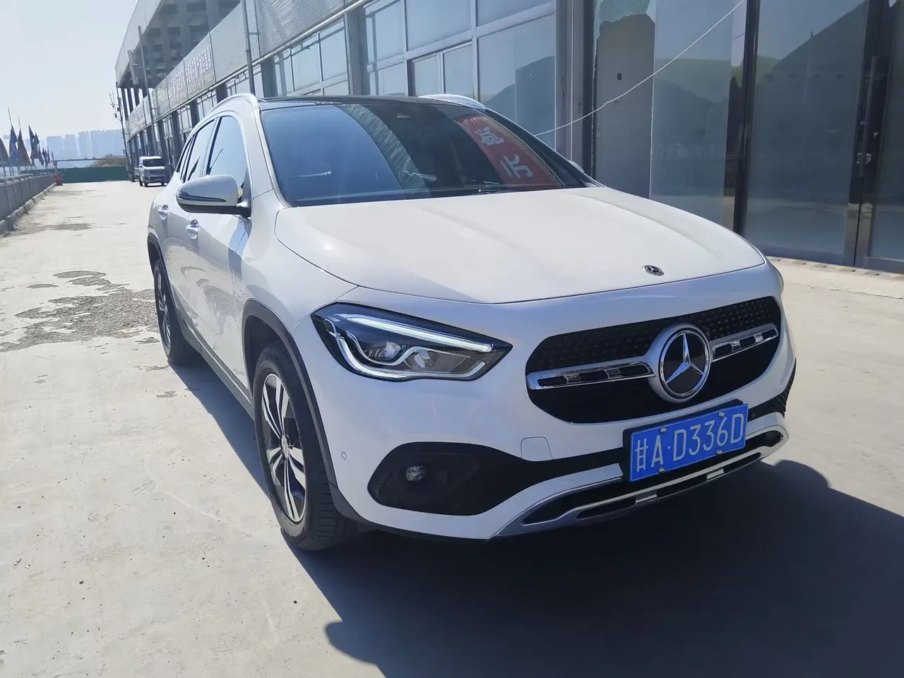 Mercedes Benz 2023 GLA 220 2.0T automatic gear 3