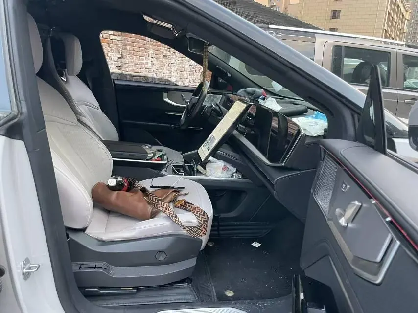 HiPhi 2023 HiPhi Y 560km Pioneer Edition Automatic Gear 3