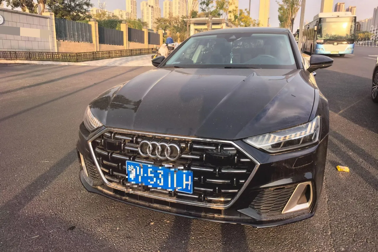 Audi 2024 A7L 2.0TFSI 45TFSI Luxury Automatic 2