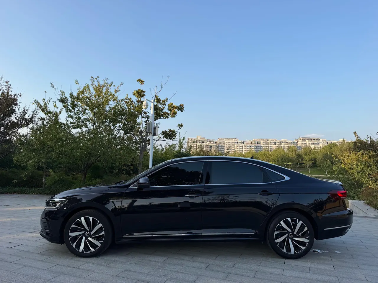 Volkswagen 2025 Passat 2.0TSI 380TSI Subut Long Yao Edition Automatic Gear 3