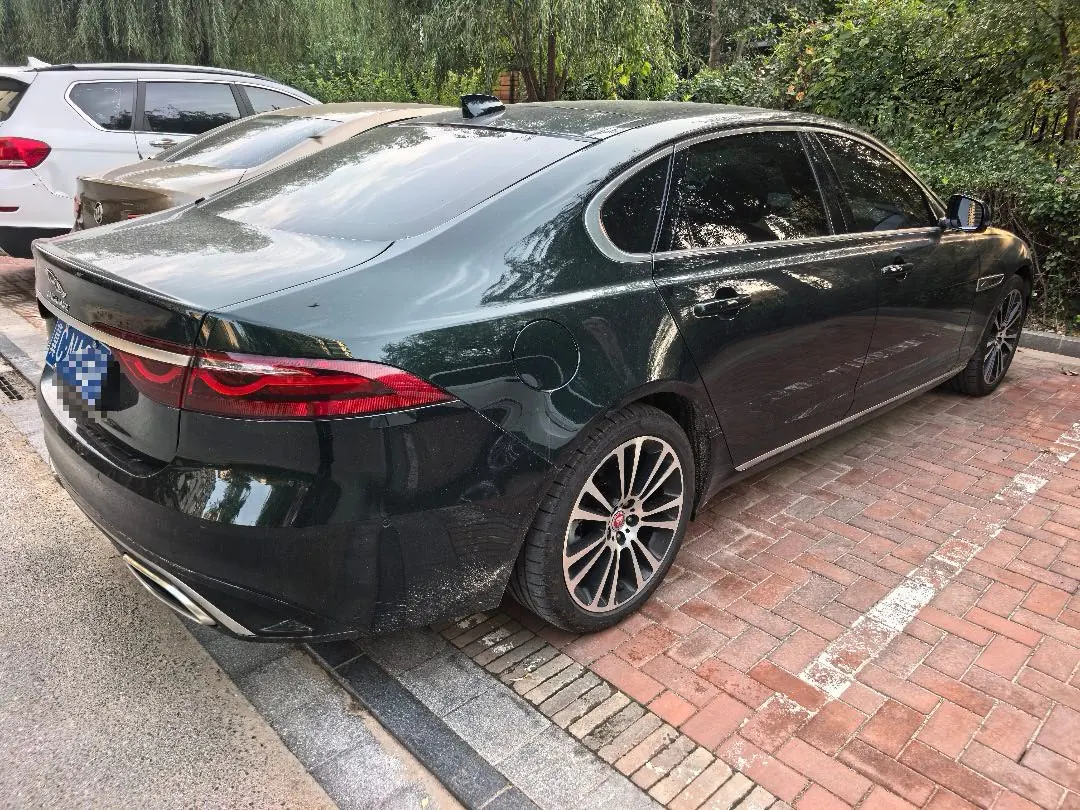 Jaguar 2025 XFL 2.0T P 12500.00g Drive Enjoy Deluxe Edition Automatic Gear 4
