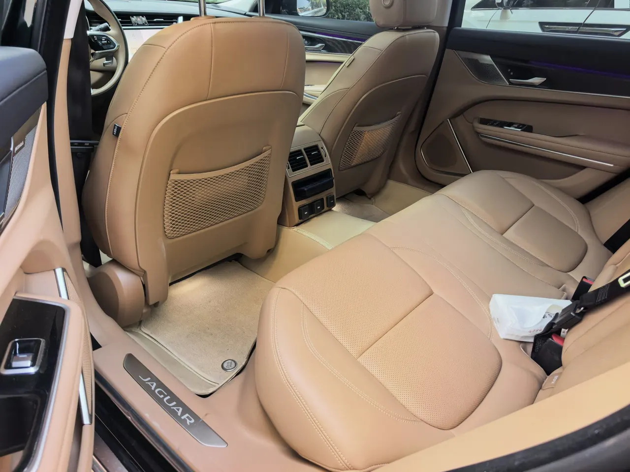 Jaguar 2025 XFL 2.0T P 12500.00g Drive Enjoy Deluxe Edition Automatic Gear 7