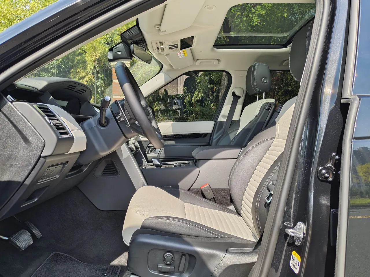 Land Rover Discovery (Imported) 2024 Discovery 5 48V 3.0T 360PS Dynamic SE Automatic Gear 2