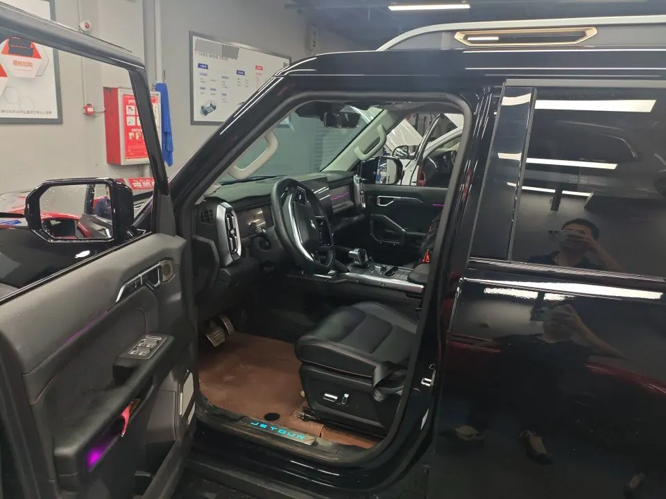 Jetour 2025 model Traveler 2.0TD XWD Off-road Automatic 3