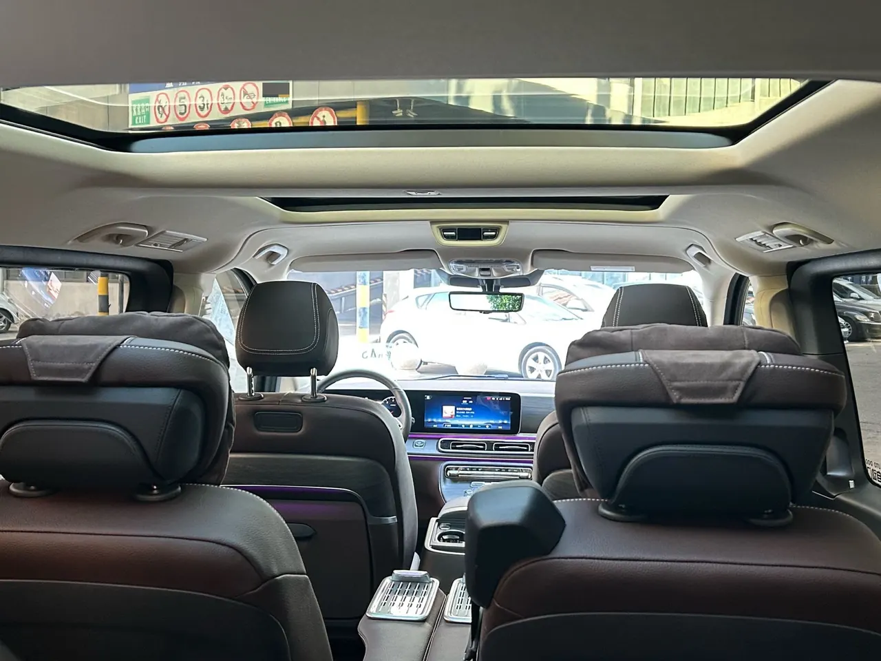 Mercedes Benz V 2024V 300 L 48V 2.0T Premium Edition Automatic Gear 12