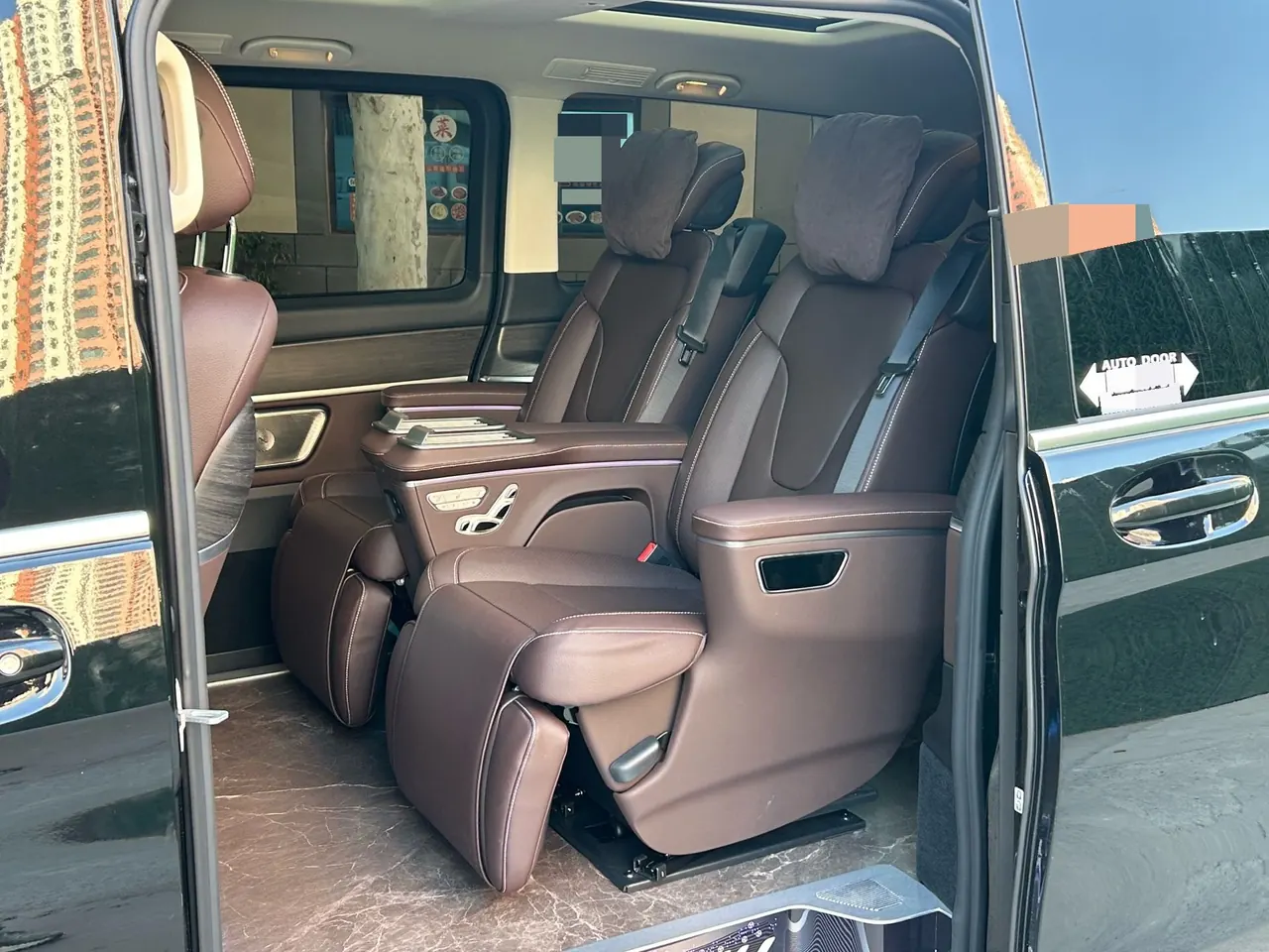 Mercedes Benz V 2024V 300 L 48V 2.0T Premium Edition Automatic Gear 13