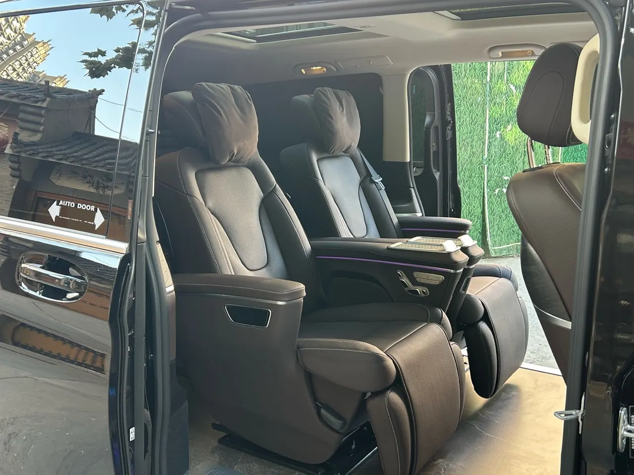 Mercedes Benz V 2024V 300 L 48V 2.0T Premium Edition Automatic Gear 15