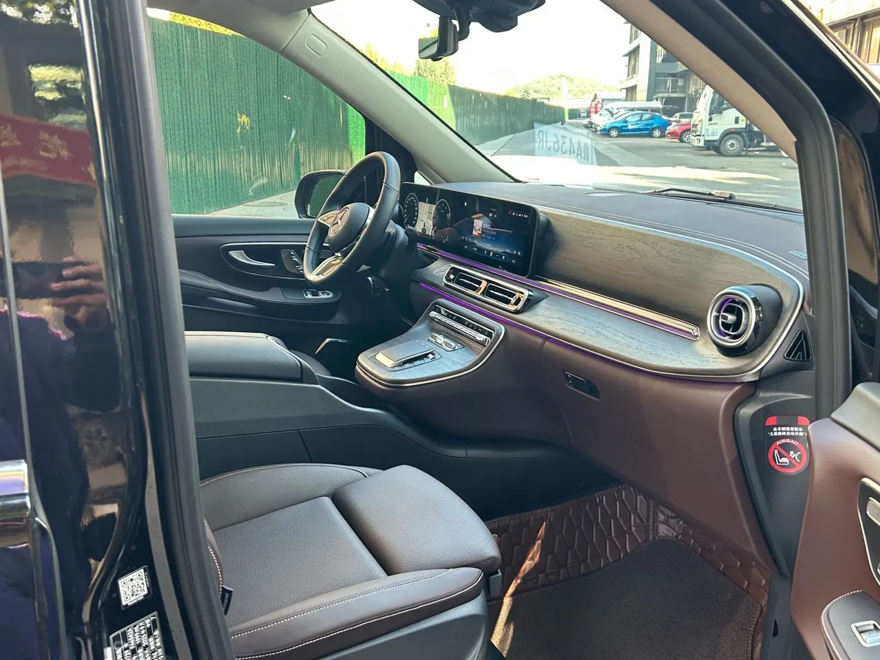 Mercedes Benz V 2024V 300 L 48V 2.0T Premium Edition Automatic Gear 9