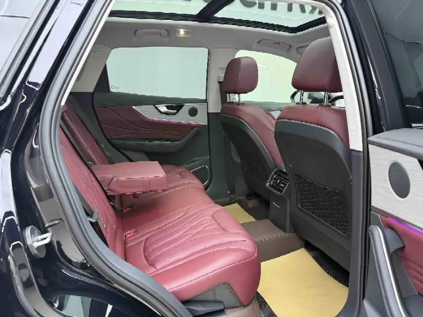 HongQi 2025 HS5 2.0T Two-Drive Flag Enjoy Pro Edition Automatic Gear 4