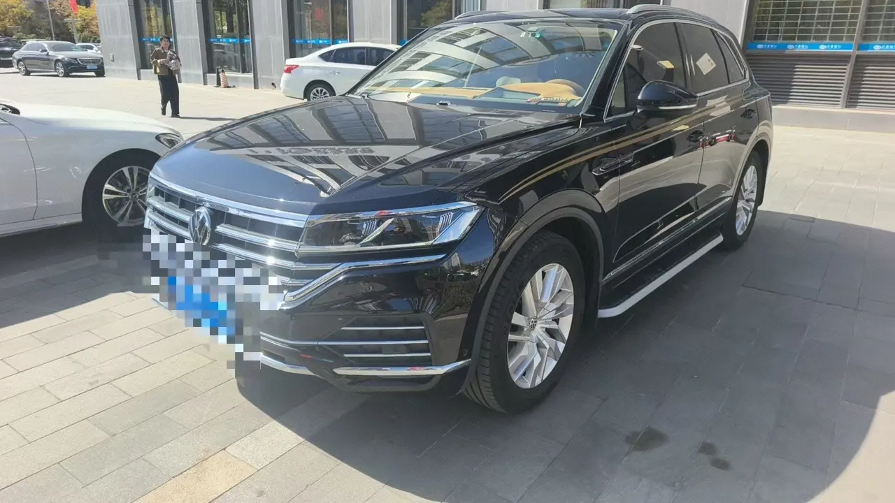 Volkswagen Touareg (Imported) 2020 Touareg 2.0TSI Sharp Edition Automatic Gear - View 1