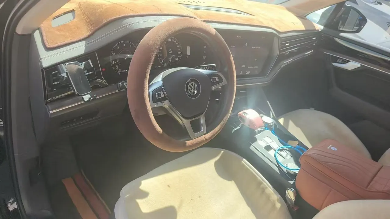 Volkswagen Touareg (Imported) 2020 Touareg 2.0TSI Sharp Edition Automatic Gear 3