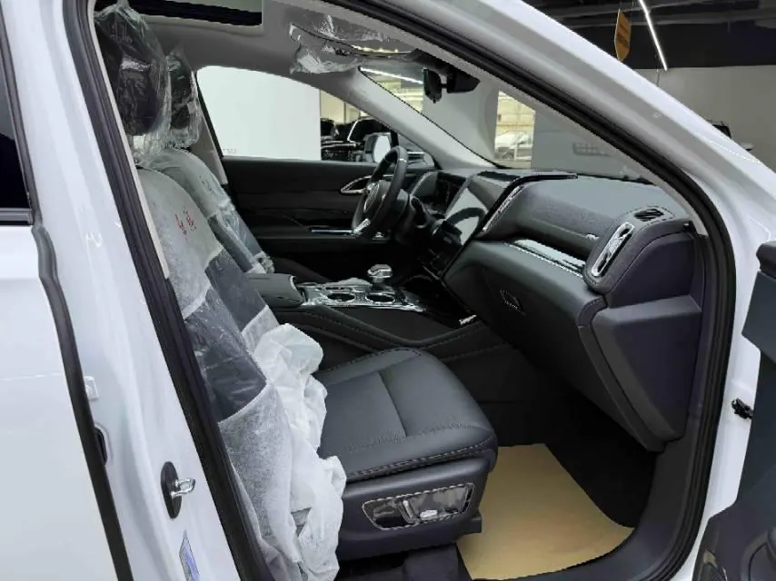 HongQi 2025 HS3 PHEV 1.5T 117km Strong for PLUS Edition Automatic Gear 4